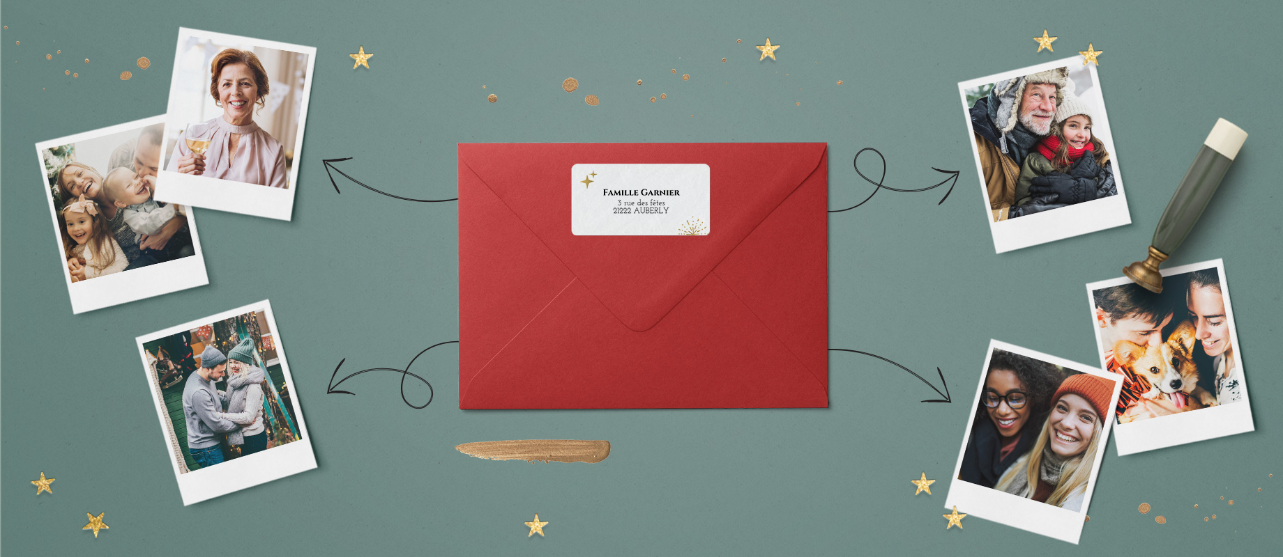 Une enveloppe rouge avec une étiquette d'adresse personnalisée, entourée de photos de familles.